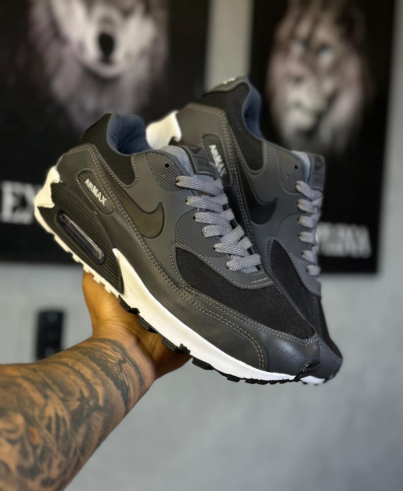 TÊNIS NIKE AIR MAX 90 CHUMBO