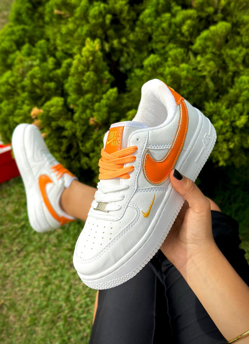 TÊNIS NIKE AIR FORCE ORANGE