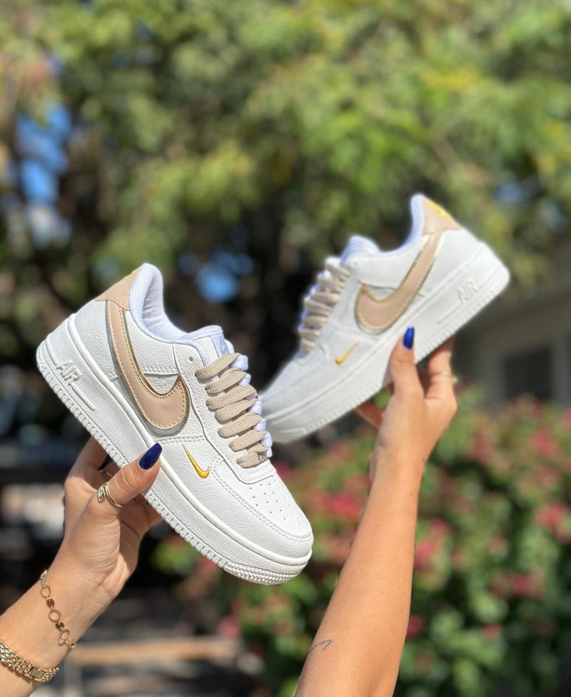 TÊNIS NIKE AIR FORCE X BEGE