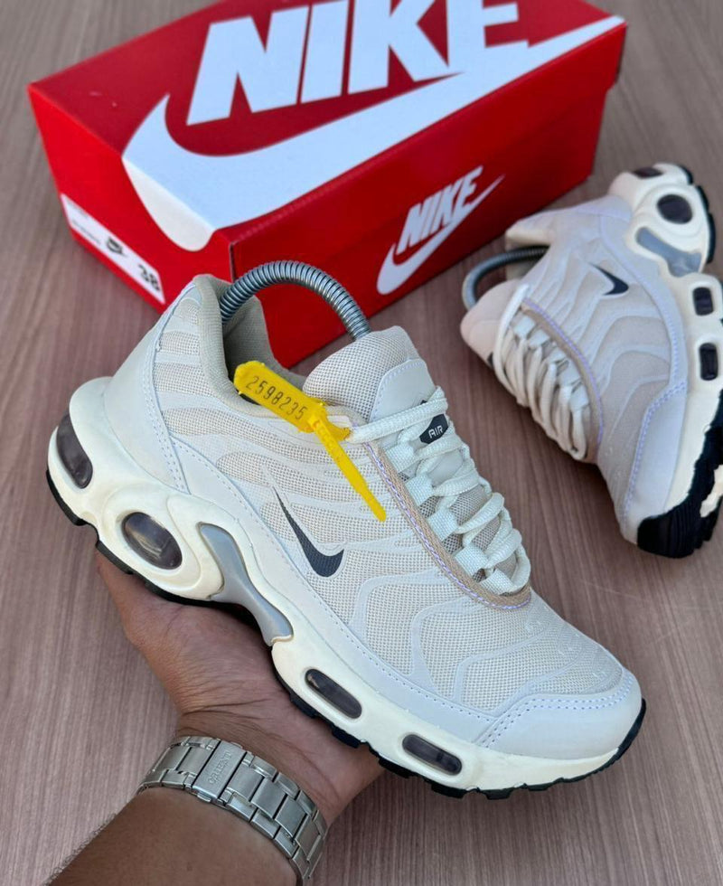 TÊNIS NIKE AIR MAX TN 45 BEGE