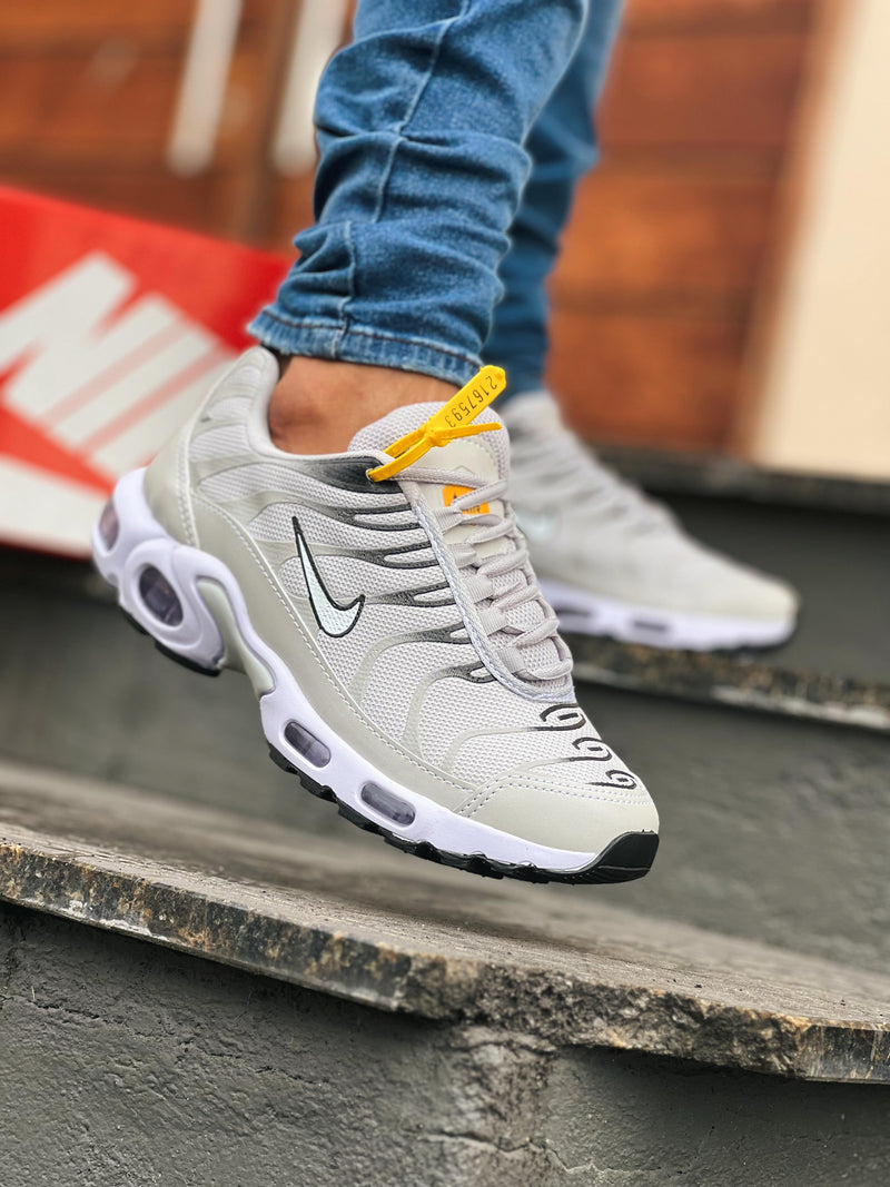 TÊNIS NIKE TN 95 CINZA