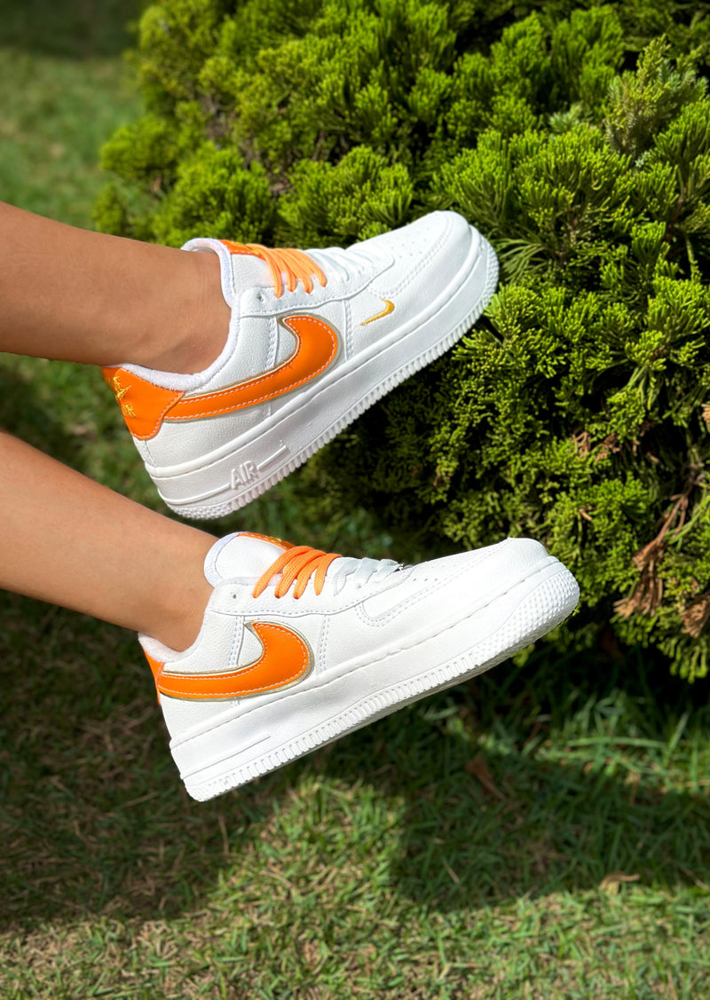 TÊNIS NIKE AIR FORCE ORANGE