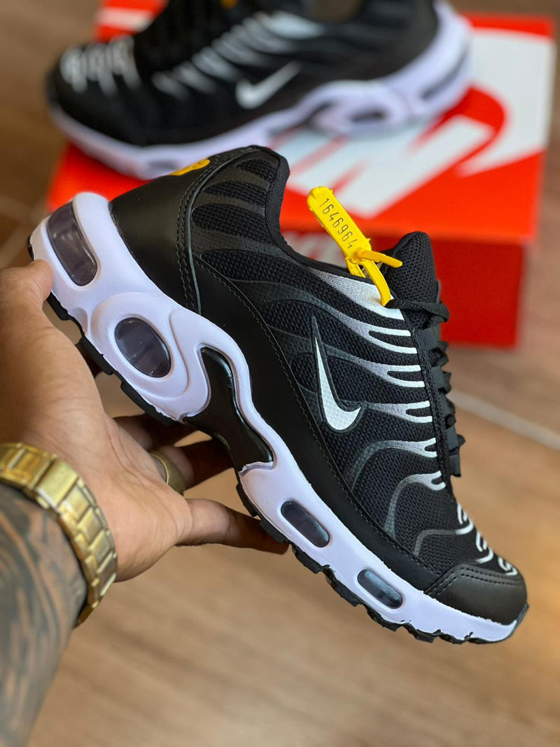 TÊNIS NIKE TN