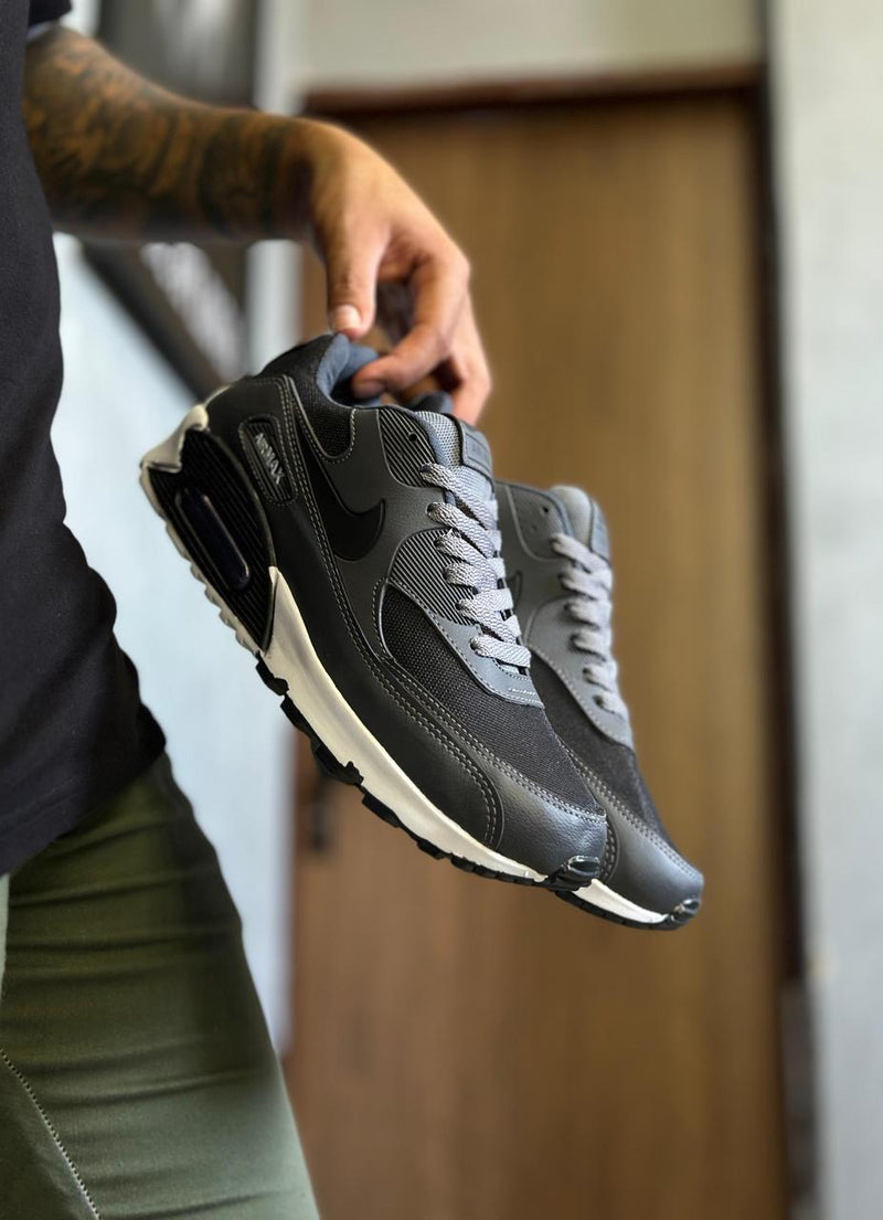 TÊNIS NIKE AIR MAX 90 CHUMBO