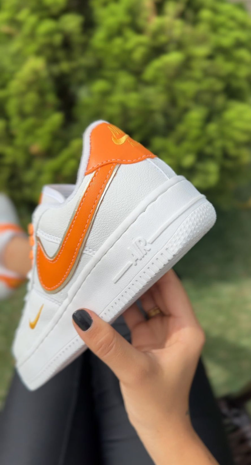 TÊNIS NIKE AIR FORCE ORANGE