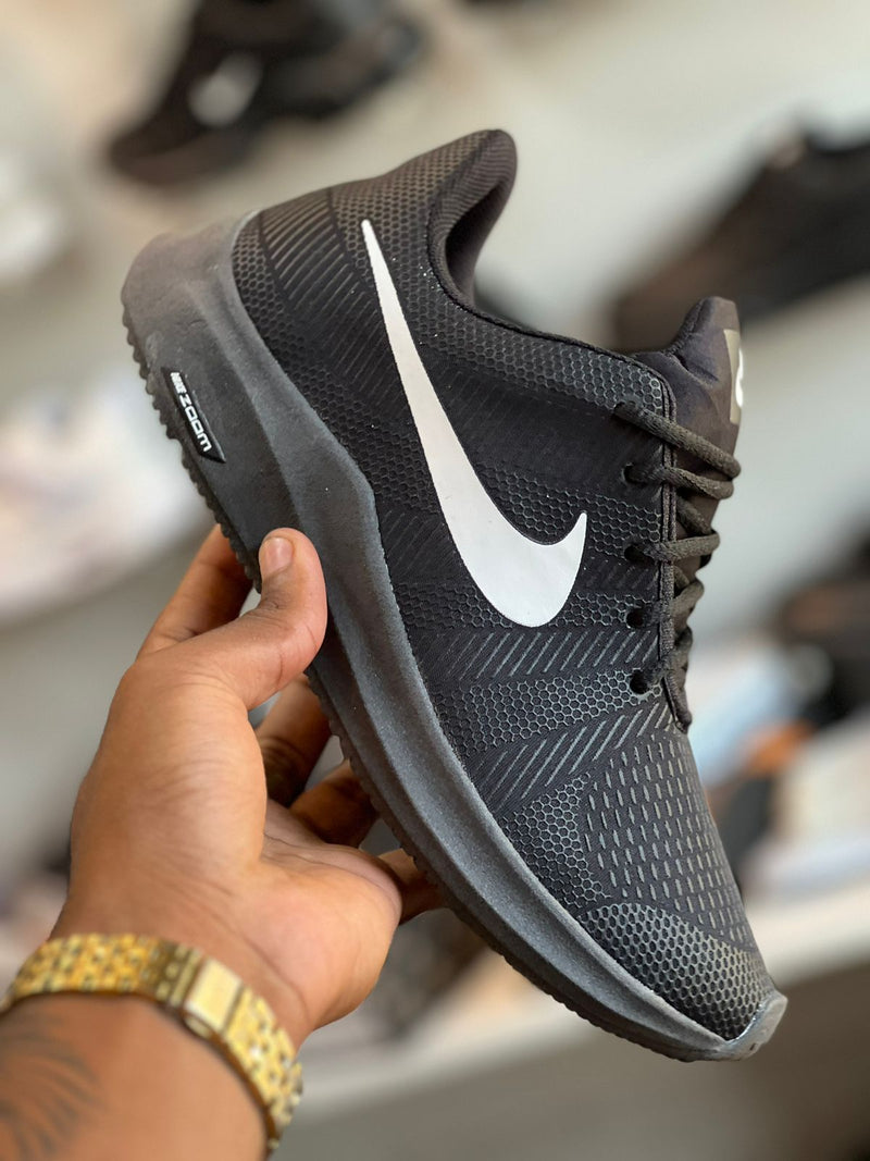 TÊNIS NIKE ZOOM