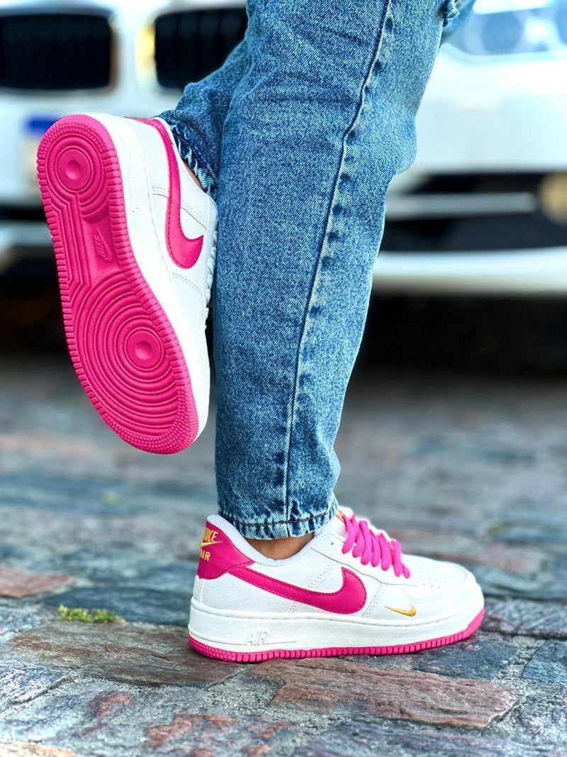 TÊNIS NIKE AIR FORCE X ROSA