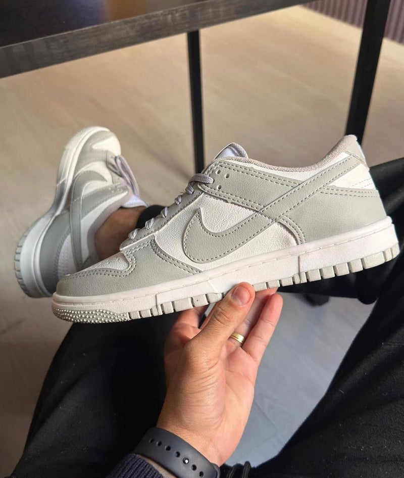 TÊNIS NIKE DUNK CINZA